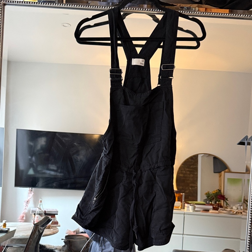 Wilfred Black Cross-Back Overalls